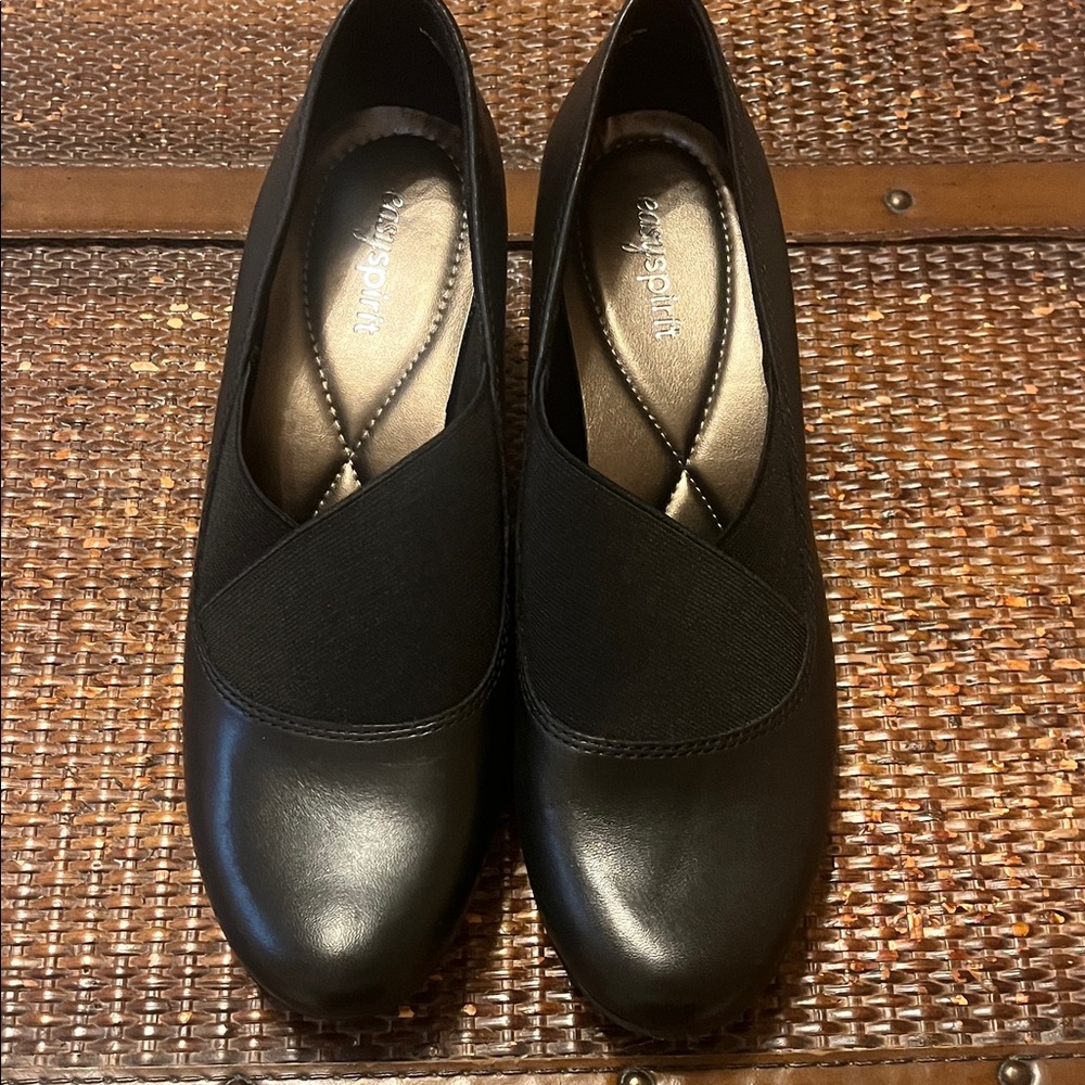 Easy Spirit Women's Black Loafers
